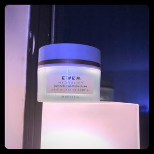 COPY - Ever moisturizer-sealed-both of them!